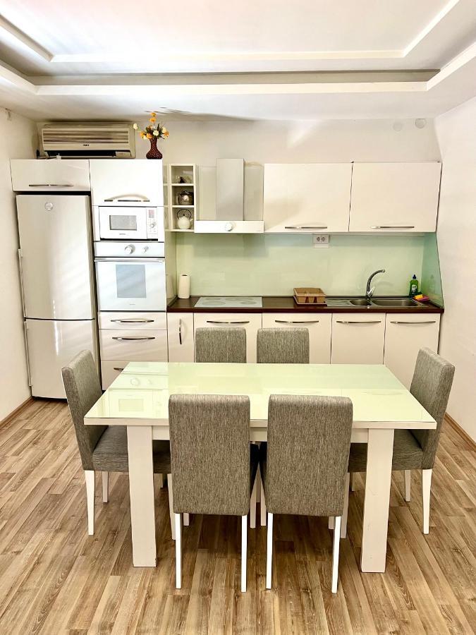Apartments Family 蒂瓦特 外观 照片