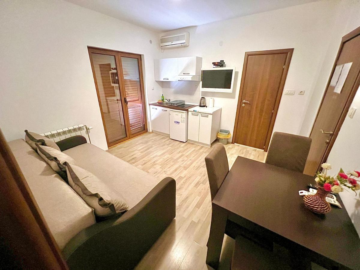 Apartments Family 蒂瓦特 外观 照片